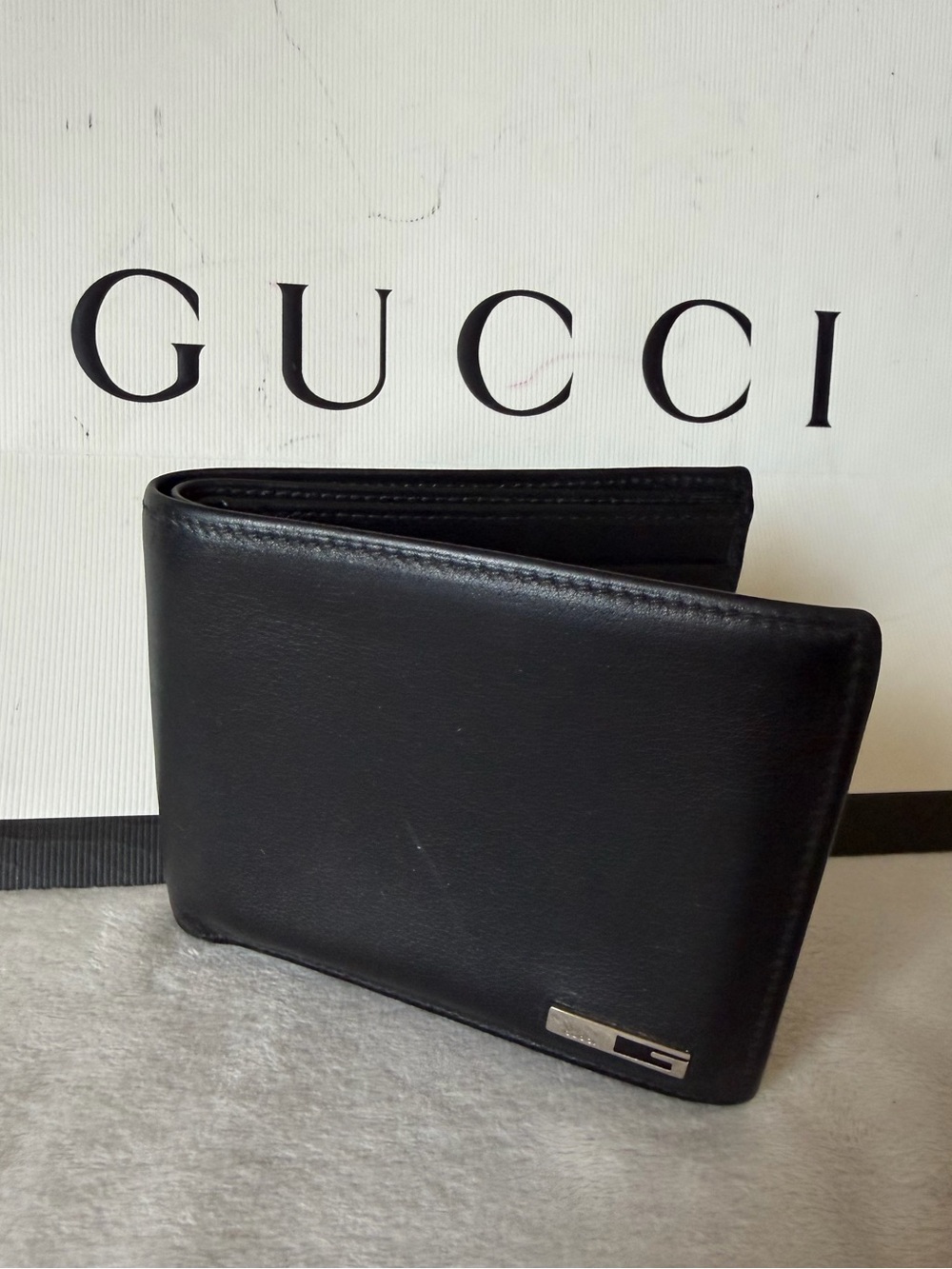 Authentic GUCCI Genuine Black Leather Bi-Fold Men’s Wallet